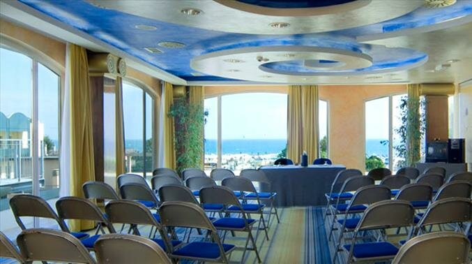 Sala Meeting con vista sul mare